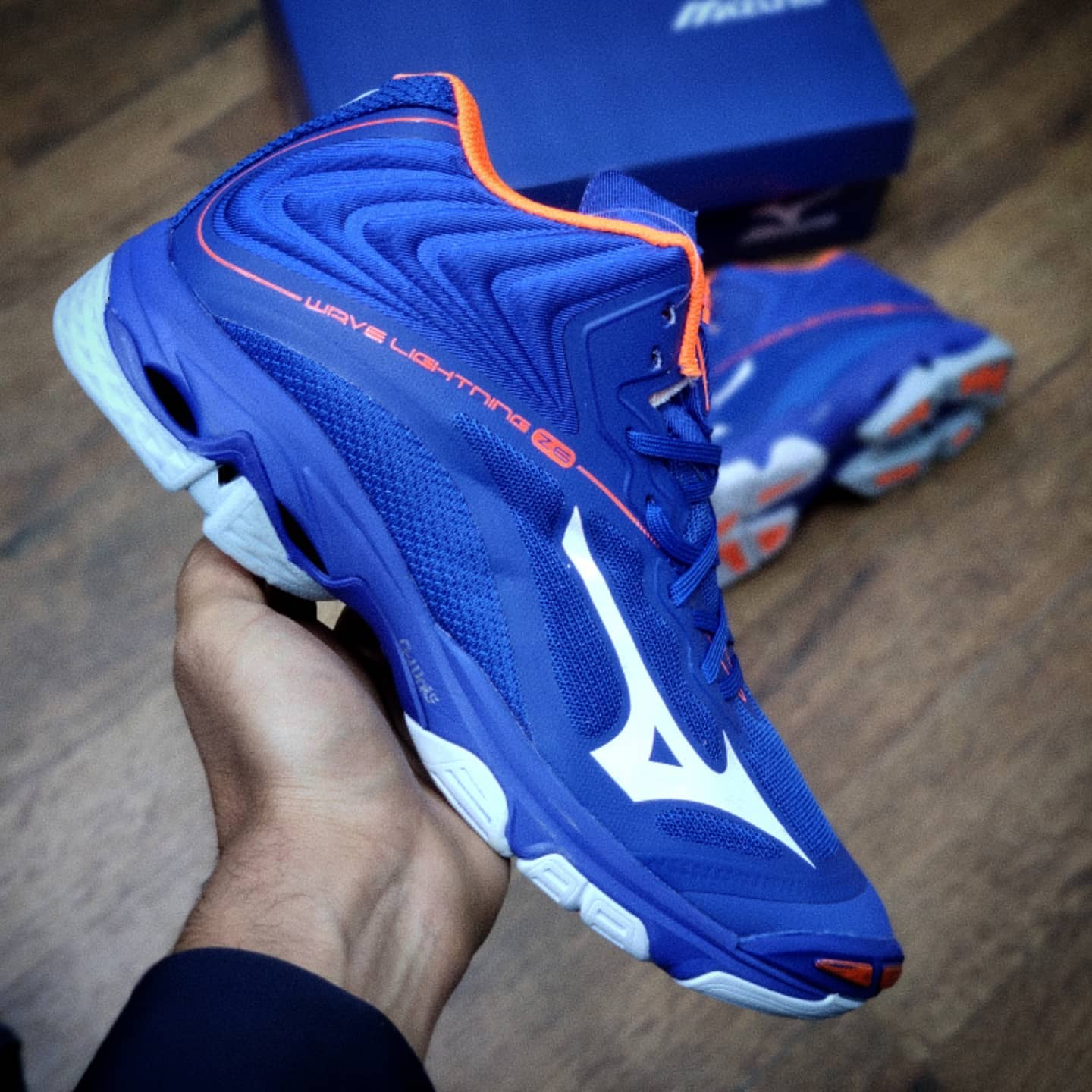 کفش والیبال میزانو مدل Mizuno Wave Lightning Z6