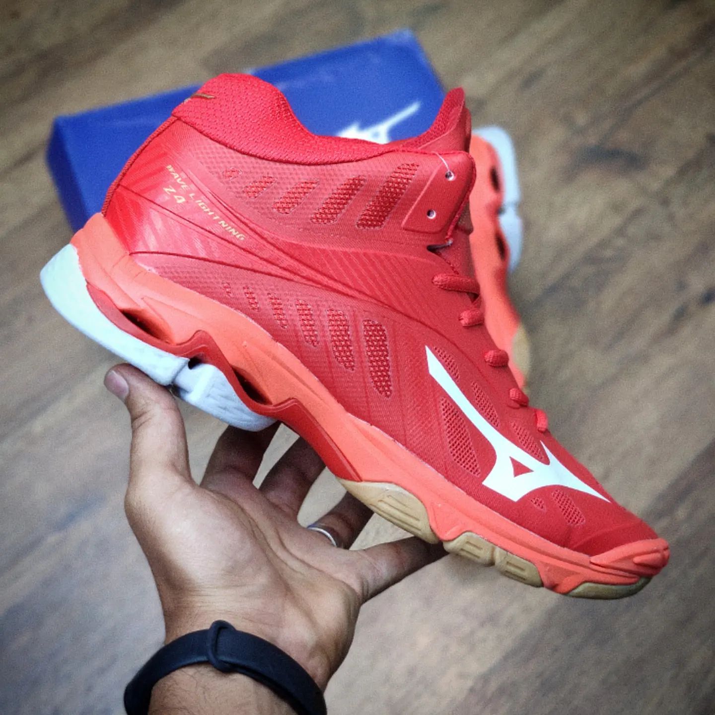 کفش والیبال میزانو مدل Mizuno Wave Lightning Z4