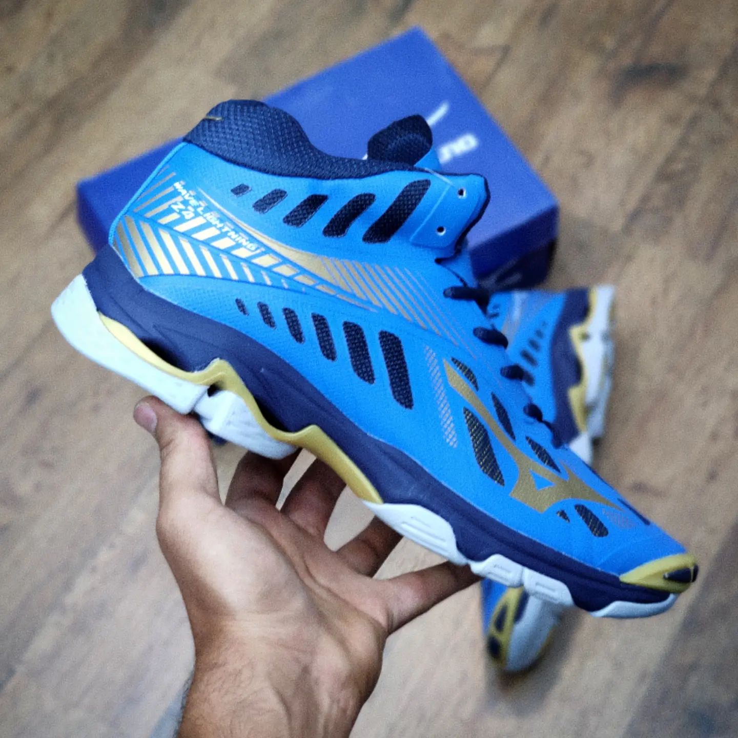 کفش والیبال میزانو مدل Mizuno Wave Lightning Z4