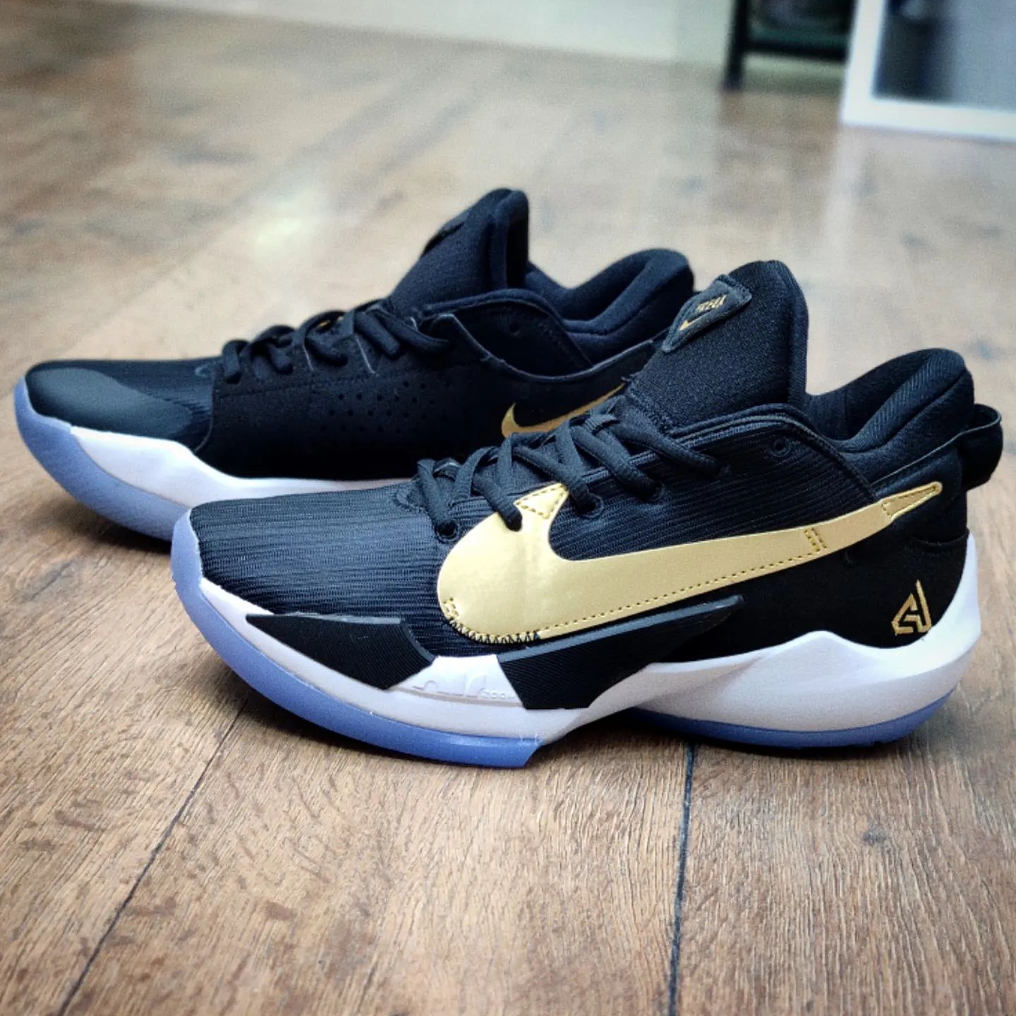 کفش بسکتبال و والیبال نایک مدل Nike Zoom Freak 2