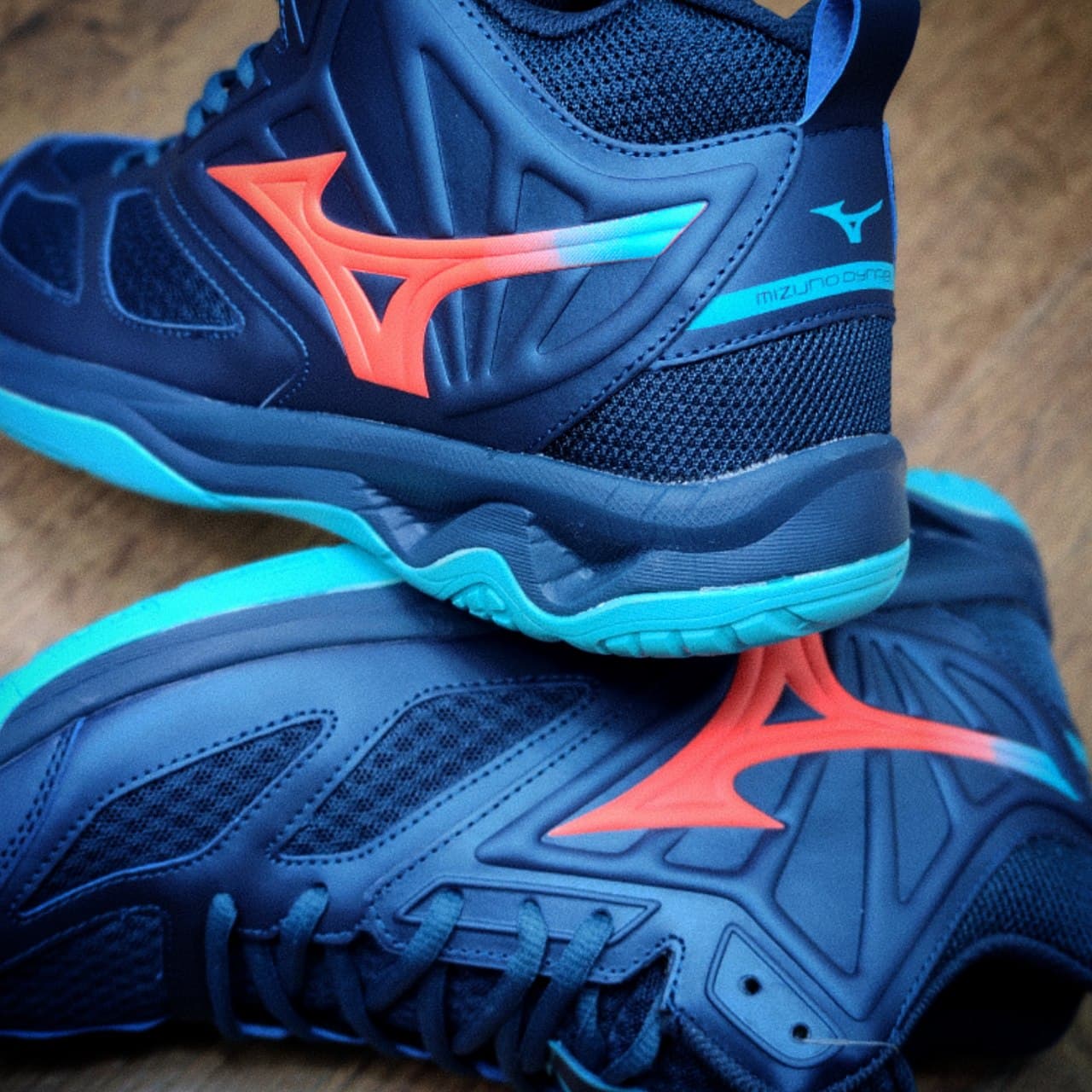 قیمت کفش والیبال میزانو مدل Mizuno Dynablitz
