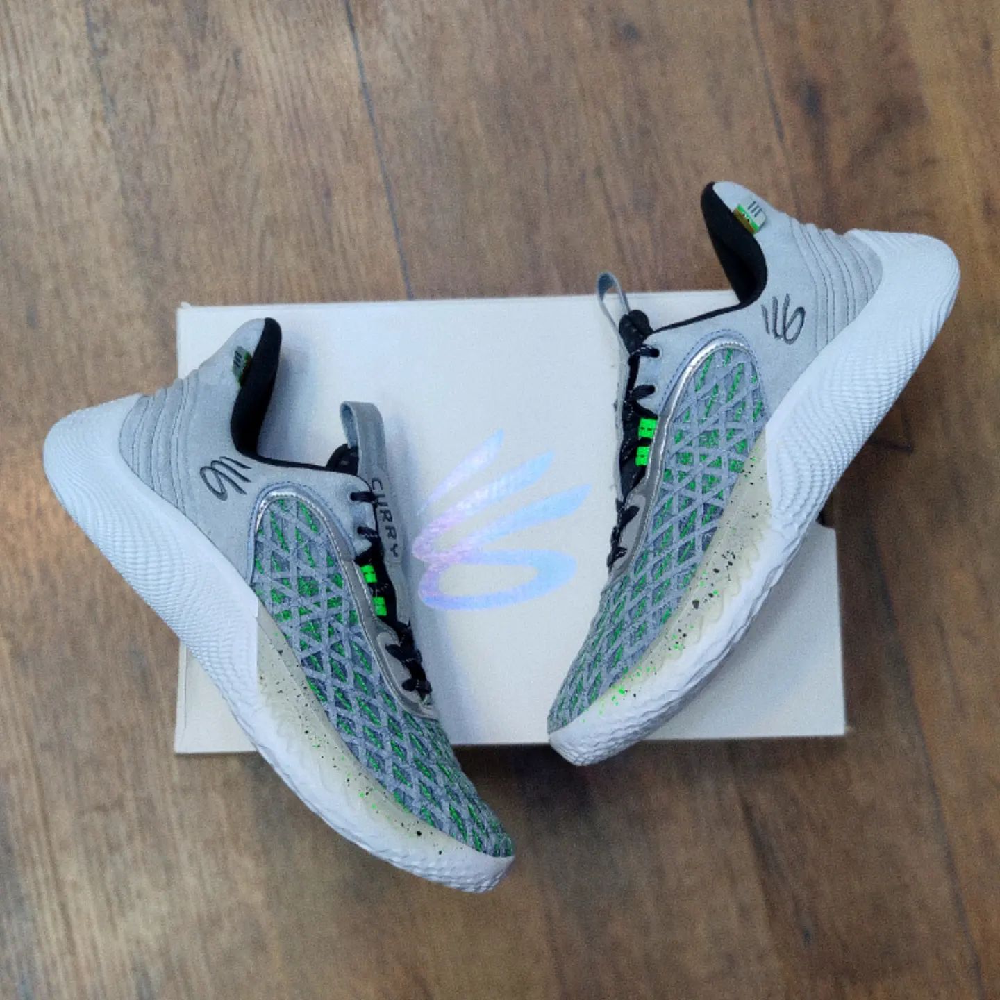 کفش والیبال و بسکتبال آندرآرمور مدل Under armour curry 9