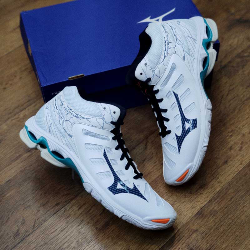 کفش والیبال اورجینال میزانو مدلMIZUNO Wave Voltage MID